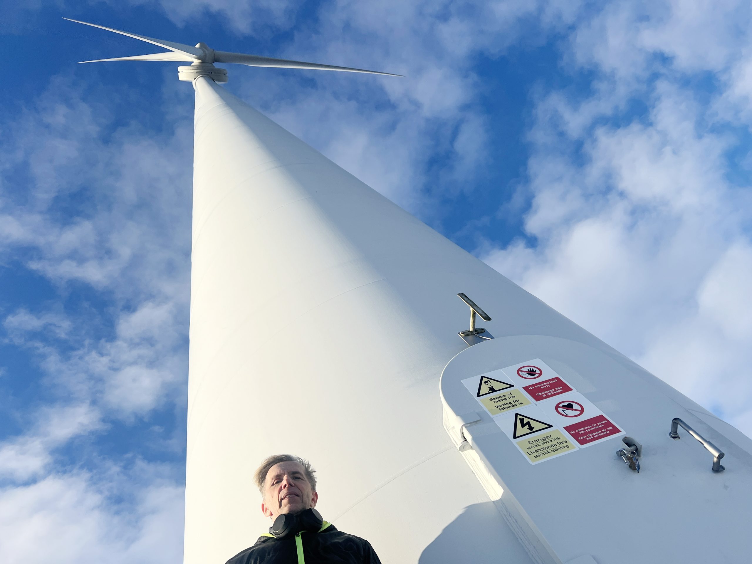 Växthusodling av vårlök för ÅTH med vindkraft som energikälla hos Mikael Lundell på Vårdå